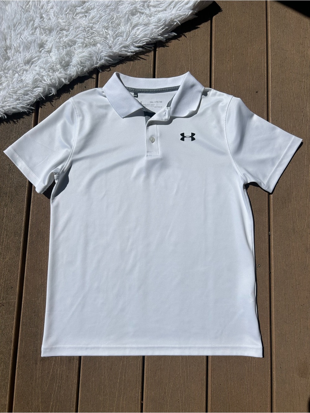 Under Armour UA Matchplay Polo
White with Grey Logo
Boys Youth Size Extra Large